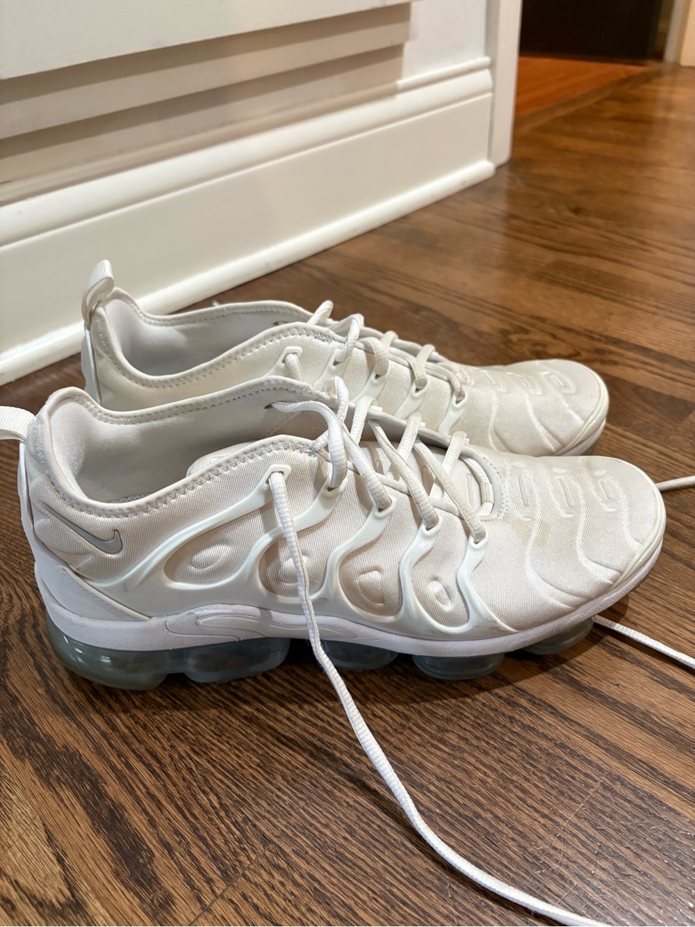 Nike White/Off-White Air VaporMax Plus Sneakers